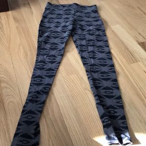 Victoria’s Secret pink xs grey printed leggings